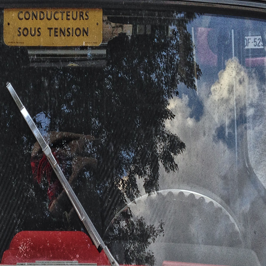  Conducteur sous tension 